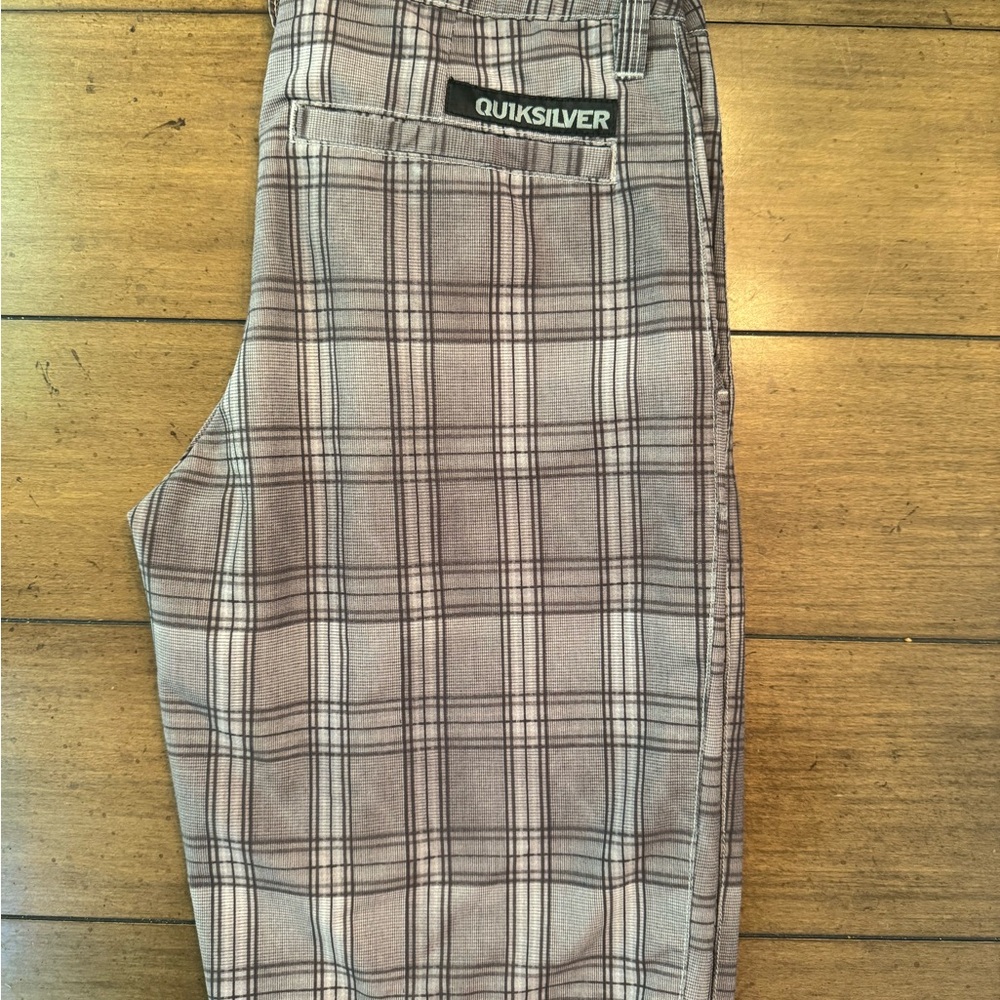 Quiksilver Boys Black and Gray Plaid Amphibian Shorts size 25
